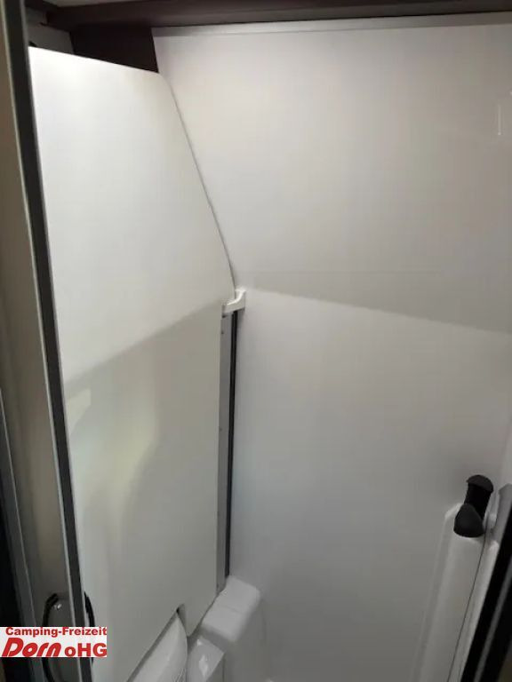 Kamp kombi Bürstner B66 600 C Gästebett quer zur Sitzgruppe: slika Kamp kombi Bürstner B66 600 C Gästebett quer zur Sitzgruppe