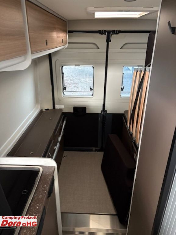 Kamp kombi Bürstner B66 600 C Gästebett quer zur Sitzgruppe: slika Kamp kombi Bürstner B66 600 C Gästebett quer zur Sitzgruppe