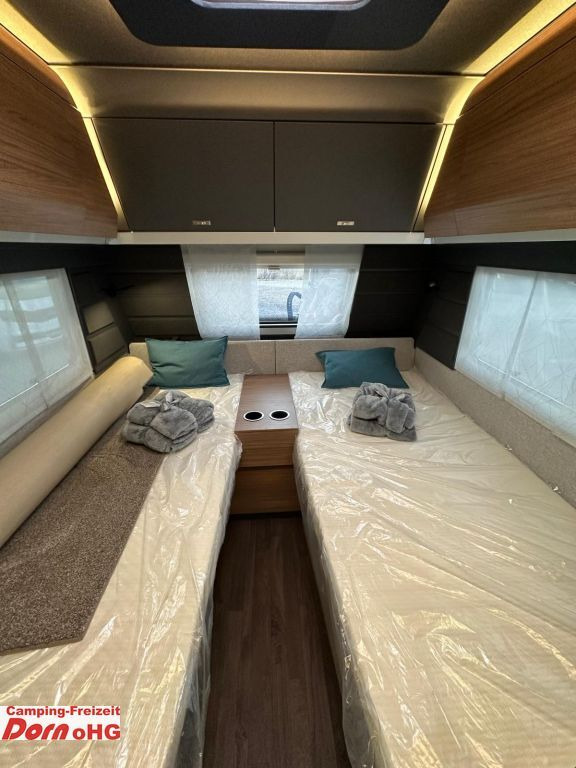 Novi Kamp prikolica Knaus Azur 460 EU ehem. Messefahrzeug: slika Novi Kamp prikolica Knaus Azur 460 EU ehem. Messefahrzeug