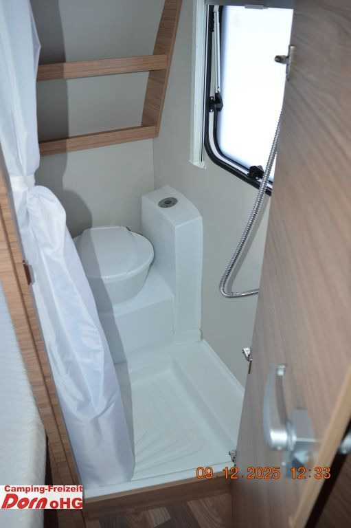 Kamp prikolica Weinsberg CaraOne 450 FU Dachklima/Markise: slika Kamp prikolica Weinsberg CaraOne 450 FU Dachklima/Markise Kamp prikolica Weinsberg CaraOne 450 FU Dachklima/Markise: slika Kamp prikolica Weinsberg CaraOne 450 FU Dachklima/Markise