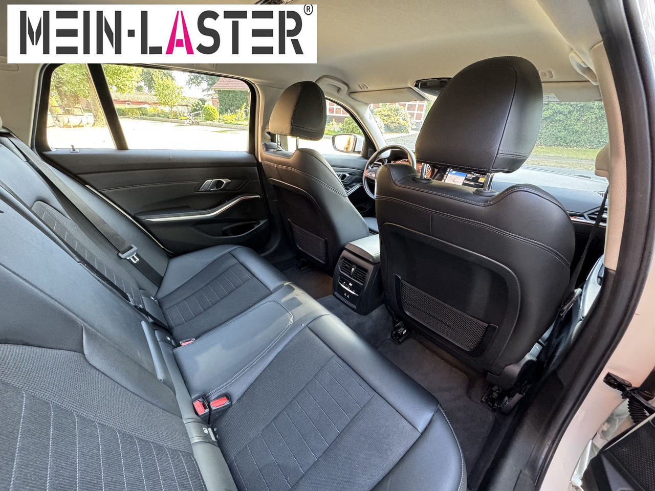 Karavan BMW 320 d xDrive touring Sport Line shadow AHK: slika Karavan BMW 320 d xDrive touring Sport Line shadow AHK