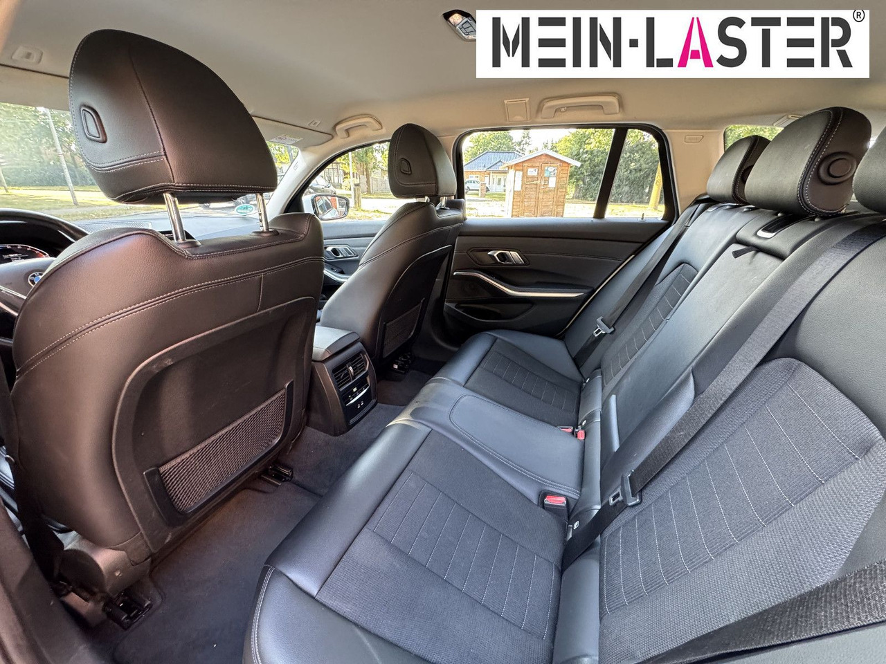 Karavan BMW 320 d xDrive touring Sport Line shadow AHK: slika Karavan BMW 320 d xDrive touring Sport Line shadow AHK