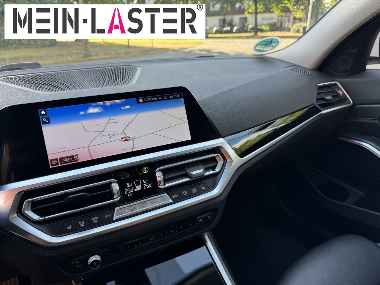 Karavan BMW 320 d xDrive touring Sport Line shadow AHK: slika Karavan BMW 320 d xDrive touring Sport Line shadow AHK