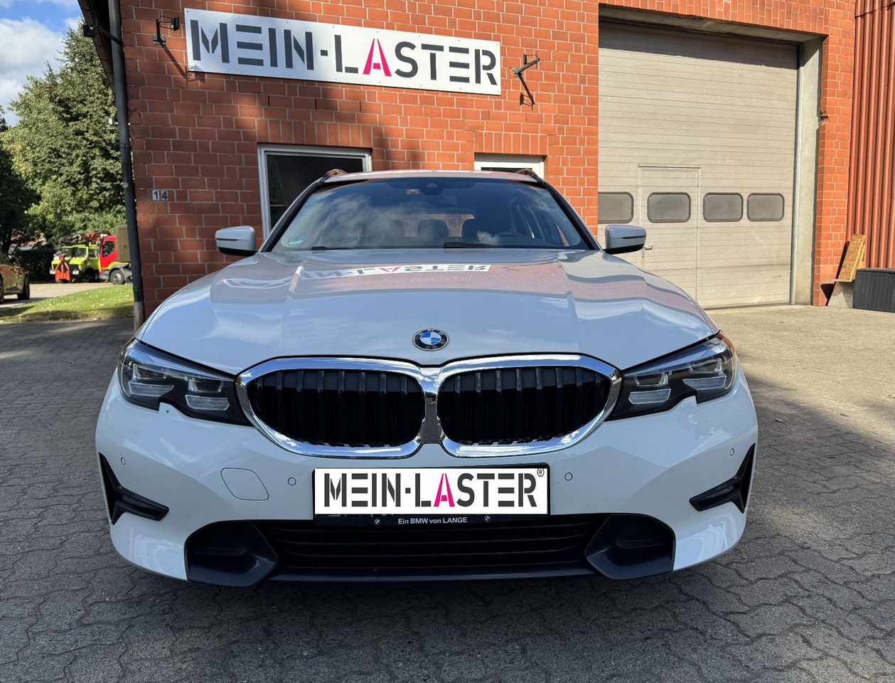 BMW 320 d xDrive touring Sport Line shadow AHK - Karavan: slika BMW 320 d xDrive touring Sport Line shadow AHK - Karavan BMW 320 d xDrive touring Sport Line shadow AHK - Karavan: slika BMW 320 d xDrive touring Sport Line shadow AHK - Karavan