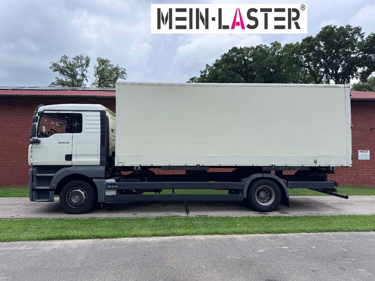 MAN TGA 18.350 BDF 5 Sitzer Klima nur 209.380 km - Kamion sandučar: slika MAN TGA 18.350 BDF 5 Sitzer Klima nur 209.380 km - Kamion sandučar MAN TGA 18.350 BDF 5 Sitzer Klima nur 209.380 km - Kamion sandučar: slika MAN TGA 18.350 BDF 5 Sitzer Klima nur 209.380 km - Kamion sandučar