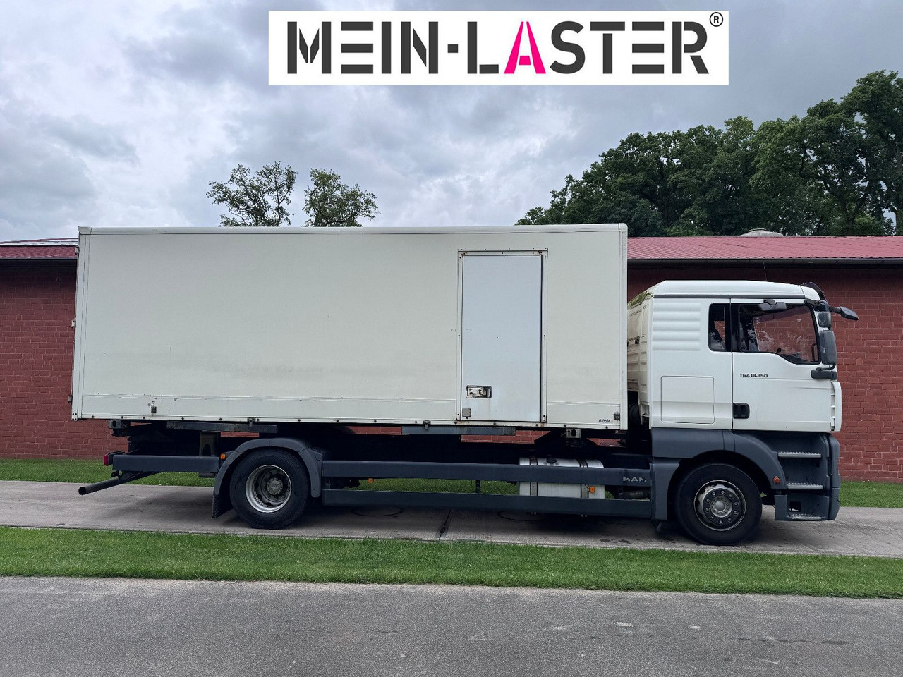 MAN TGA 18.350 BDF 5 Sitzer Klima nur 209.380 km - Kamion sandučar: slika MAN TGA 18.350 BDF 5 Sitzer Klima nur 209.380 km - Kamion sandučar MAN TGA 18.350 BDF 5 Sitzer Klima nur 209.380 km - Kamion sandučar: slika MAN TGA 18.350 BDF 5 Sitzer Klima nur 209.380 km - Kamion sandučar