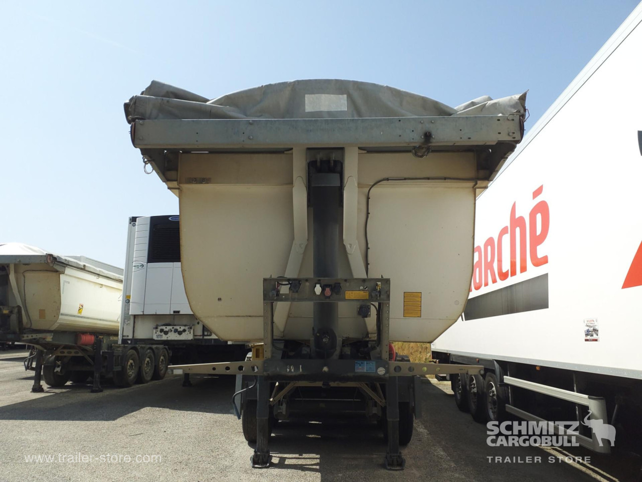 SCHMITZ Tipper Steel half pipe body 26m³ - Kiper poluprikolica: slika SCHMITZ Tipper Steel half pipe body 26m³ - Kiper poluprikolica SCHMITZ Tipper Steel half pipe body 26m³ - Kiper poluprikolica: slika SCHMITZ Tipper Steel half pipe body 26m³ - Kiper poluprikolica