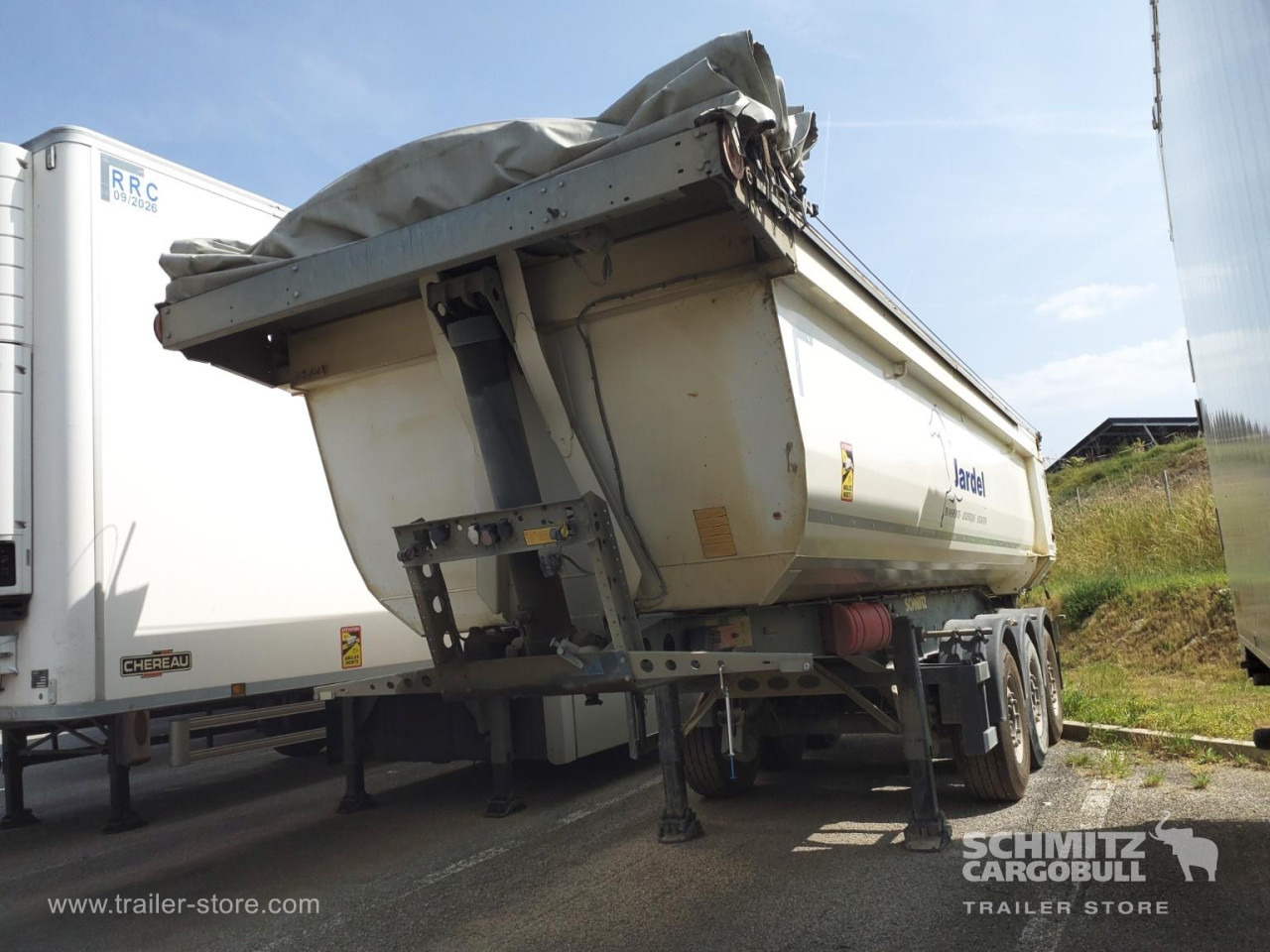 SCHMITZ Tipper Steel half pipe body 26m³ - Kiper poluprikolica: slika SCHMITZ Tipper Steel half pipe body 26m³ - Kiper poluprikolica SCHMITZ Tipper Steel half pipe body 26m³ - Kiper poluprikolica: slika SCHMITZ Tipper Steel half pipe body 26m³ - Kiper poluprikolica