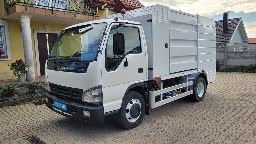 Isuzu NQR75 Container washer laveuse lavacassonetti myjka - Kamion za odvoz smeća: slika Isuzu NQR75 Container washer laveuse lavacassonetti myjka - Kamion za odvoz smeća Isuzu NQR75 Container washer laveuse lavacassonetti myjka - Kamion za odvoz smeća: slika Isuzu NQR75 Container washer laveuse lavacassonetti myjka - Kamion za odvoz smeća