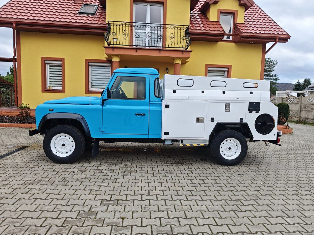 Land Rover Defender 130 RIVARD Premium - Vakum kamion: slika Land Rover Defender 130 RIVARD Premium - Vakum kamion Land Rover Defender 130 RIVARD Premium - Vakum kamion: slika Land Rover Defender 130 RIVARD Premium - Vakum kamion