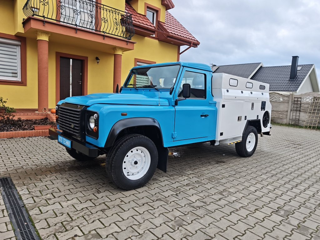 Land Rover Defender VAACUM truck canalisation cleaner - Vakum kamion: slika Land Rover Defender VAACUM truck canalisation cleaner - Vakum kamion Land Rover Defender VAACUM truck canalisation cleaner - Vakum kamion: slika Land Rover Defender VAACUM truck canalisation cleaner - Vakum kamion