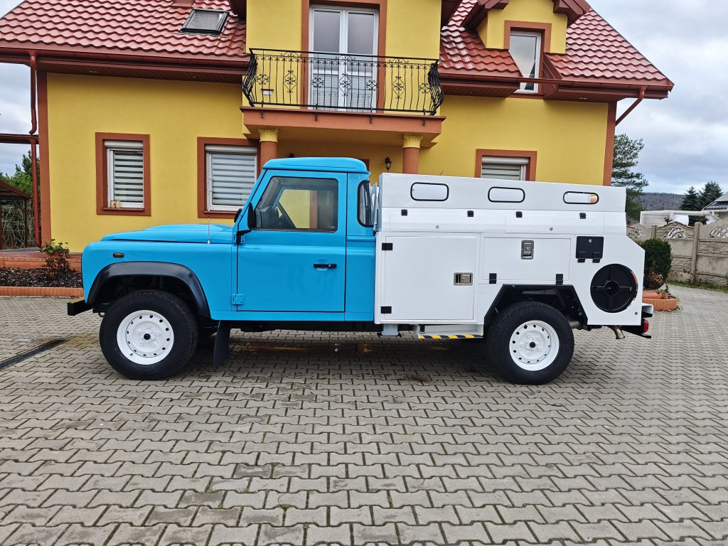 Land Rover Defender VAACUM truck canalisation cleaner - Vakum kamion: slika Land Rover Defender VAACUM truck canalisation cleaner - Vakum kamion Land Rover Defender VAACUM truck canalisation cleaner - Vakum kamion: slika Land Rover Defender VAACUM truck canalisation cleaner - Vakum kamion