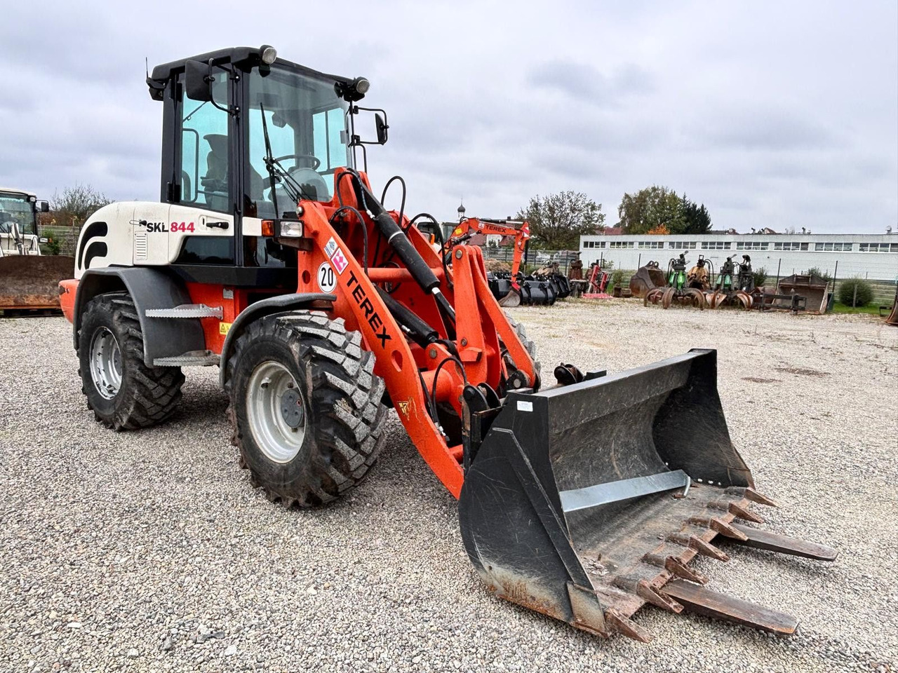 Terex SKL844/ TL100 - Utovarivač na kotačima: slika Terex SKL844/ TL100 - Utovarivač na kotačima Terex SKL844/ TL100 - Utovarivač na kotačima: slika Terex SKL844/ TL100 - Utovarivač na kotačima