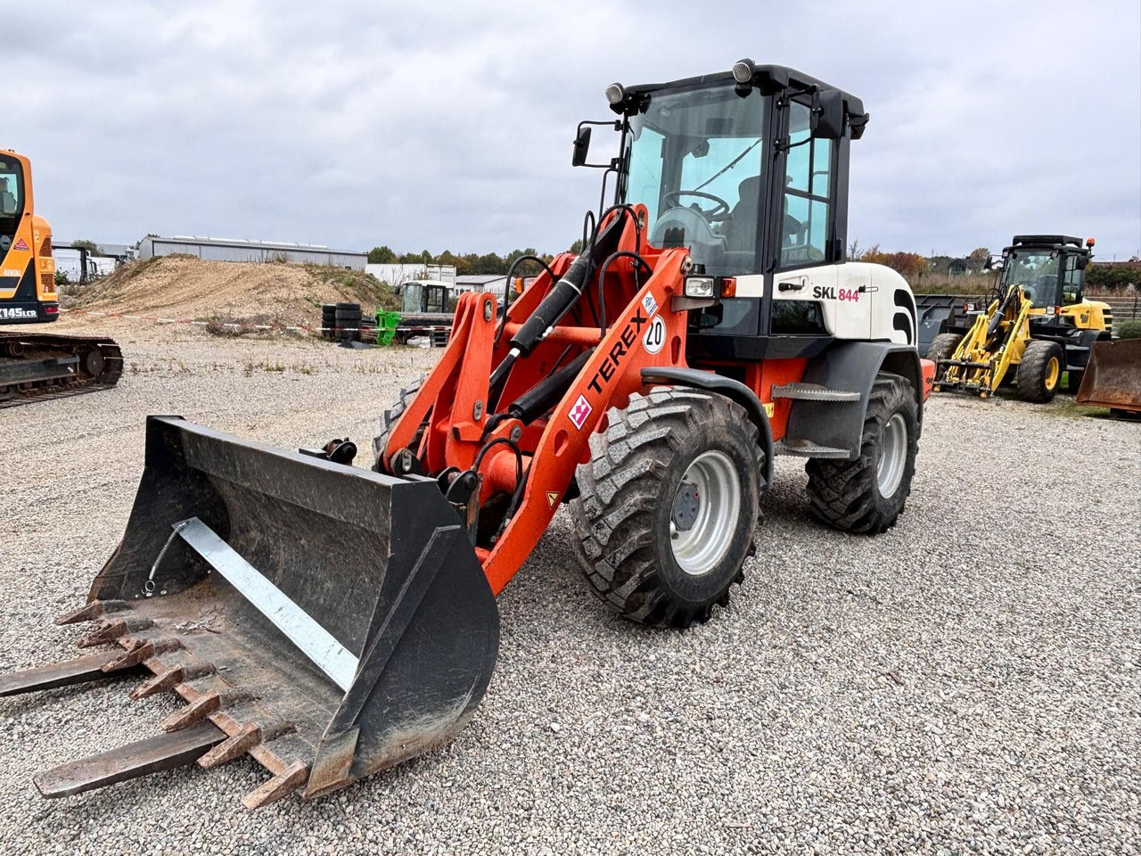 Terex SKL844/ TL100 - Utovarivač na kotačima: slika Terex SKL844/ TL100 - Utovarivač na kotačima Terex SKL844/ TL100 - Utovarivač na kotačima: slika Terex SKL844/ TL100 - Utovarivač na kotačima