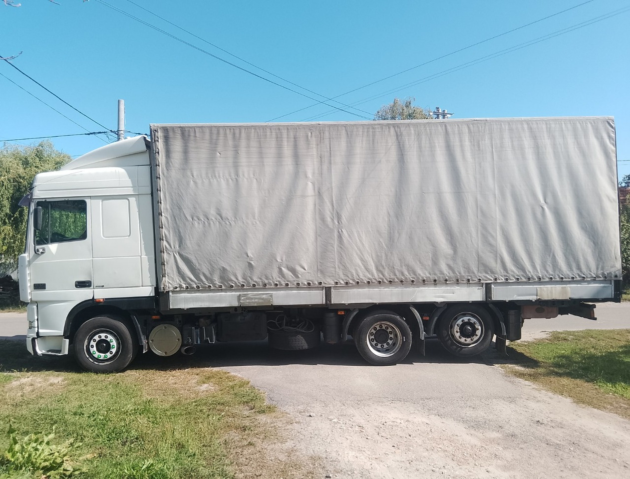 DAF XF95.430 - Kamion s ceradom: slika DAF XF95.430 - Kamion s ceradom DAF XF95.430 - Kamion s ceradom: slika DAF XF95.430 - Kamion s ceradom