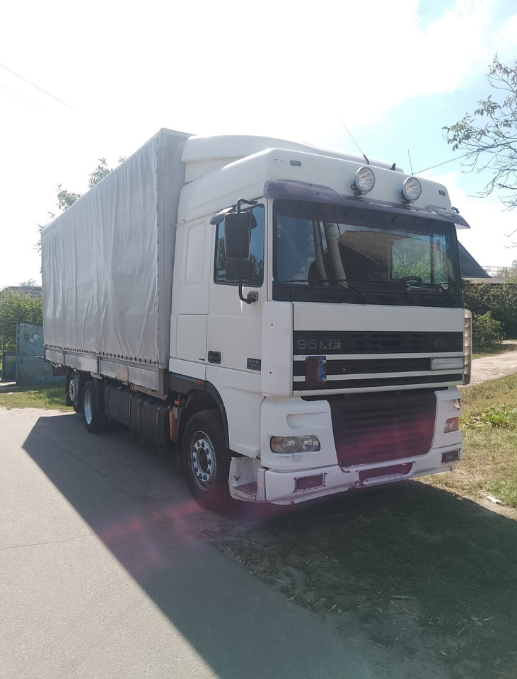 DAF XF95.430 - Kamion s ceradom: slika DAF XF95.430 - Kamion s ceradom DAF XF95.430 - Kamion s ceradom: slika DAF XF95.430 - Kamion s ceradom