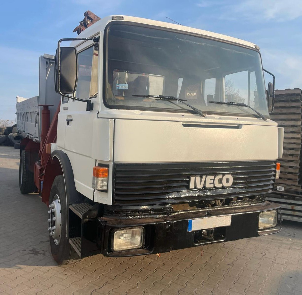 IVECO Unic - Kiper, Kamion s kranom: slika IVECO Unic - Kiper, Kamion s kranom IVECO Unic - Kiper, Kamion s kranom: slika IVECO Unic - Kiper, Kamion s kranom