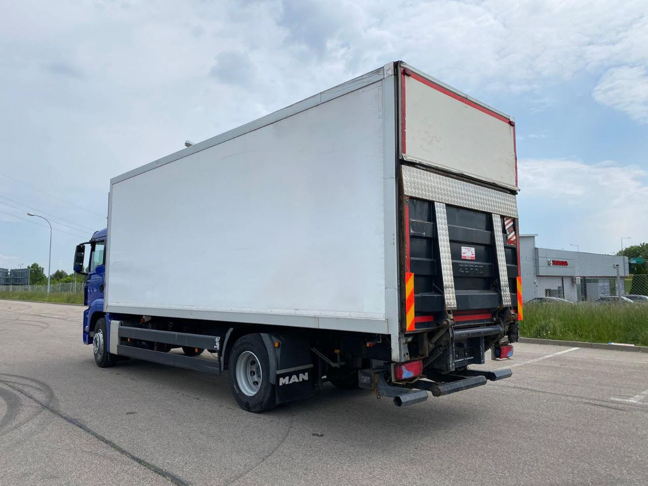 MAN TGS18.320 - Kamion hladnjača: slika MAN TGS18.320 - Kamion hladnjača MAN TGS18.320 - Kamion hladnjača: slika MAN TGS18.320 - Kamion hladnjača