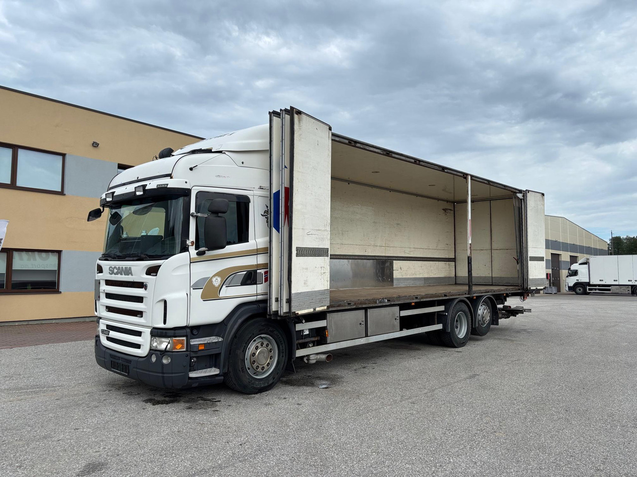 SCANIA G340 - Kamion sandučar: slika SCANIA G340 - Kamion sandučar SCANIA G340 - Kamion sandučar: slika SCANIA G340 - Kamion sandučar