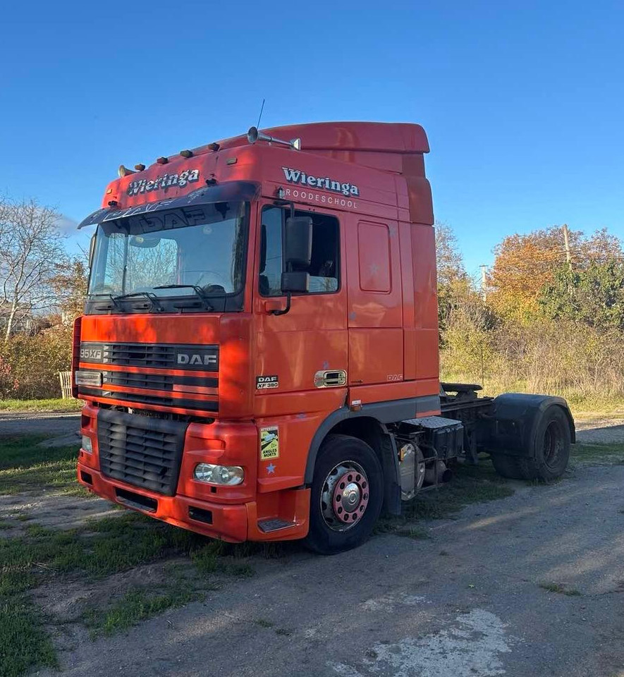 DAF XF 95.380 - Tegljač: slika DAF XF 95.380 - Tegljač DAF XF 95.380 - Tegljač: slika DAF XF 95.380 - Tegljač