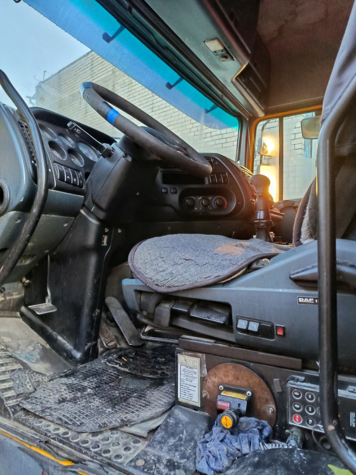 Tegljač DAF XF 95.380 S1681: slika Tegljač DAF XF 95.380 S1681 Tegljač DAF XF 95.380 S1681: slika Tegljač DAF XF 95.380 S1681