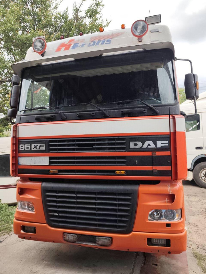 DAF XF 95.430 - Tegljač: slika DAF XF 95.430 - Tegljač DAF XF 95.430 - Tegljač: slika DAF XF 95.430 - Tegljač