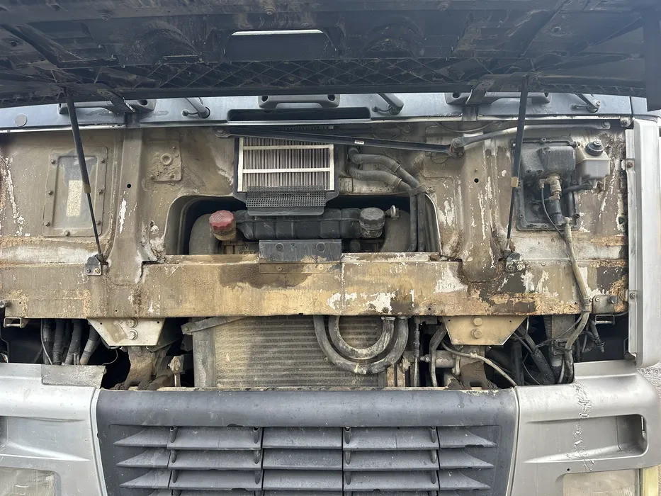 DAF XF95.380 - Tegljač: slika DAF XF95.380 - Tegljač DAF XF95.380 - Tegljač: slika DAF XF95.380 - Tegljač