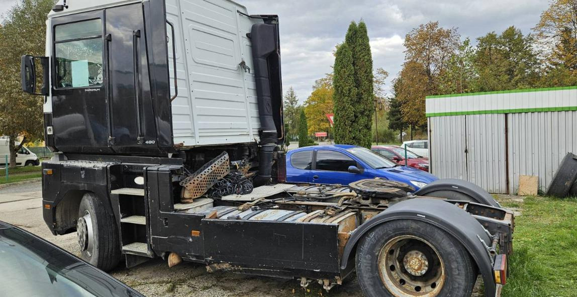 RENAULT Magnum 480 ID1672S - Tegljač: slika RENAULT Magnum 480 ID1672S - Tegljač RENAULT Magnum 480 ID1672S - Tegljač: slika RENAULT Magnum 480 ID1672S - Tegljač