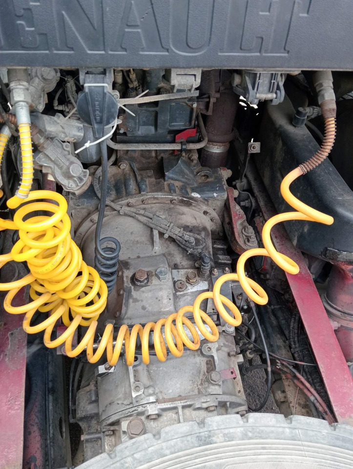 Tegljač RENAULT Premium 385: slika Tegljač RENAULT Premium 385