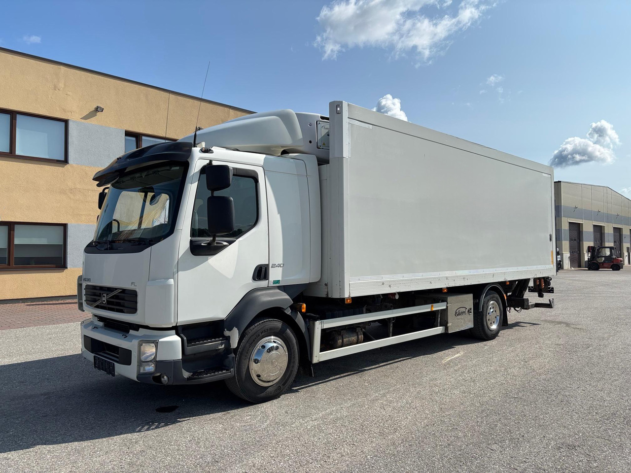 VOLVO FL240 - Kamion hladnjača: slika VOLVO FL240 - Kamion hladnjača VOLVO FL240 - Kamion hladnjača: slika VOLVO FL240 - Kamion hladnjača