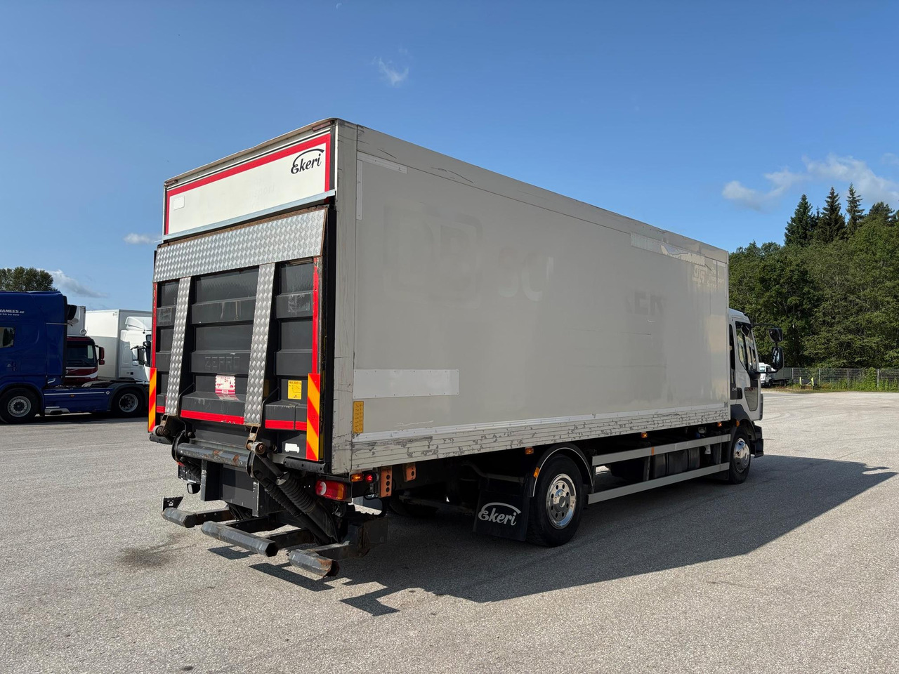 Kamion hladnjača VOLVO FL240: slika Kamion hladnjača VOLVO FL240