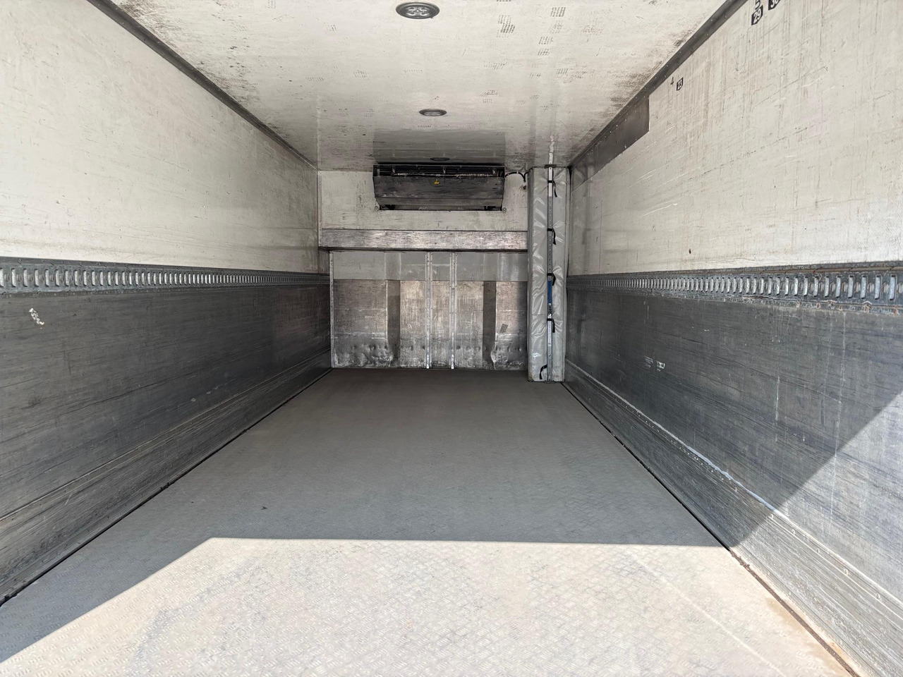 Kamion hladnjača VOLVO FL240: slika Kamion hladnjača VOLVO FL240