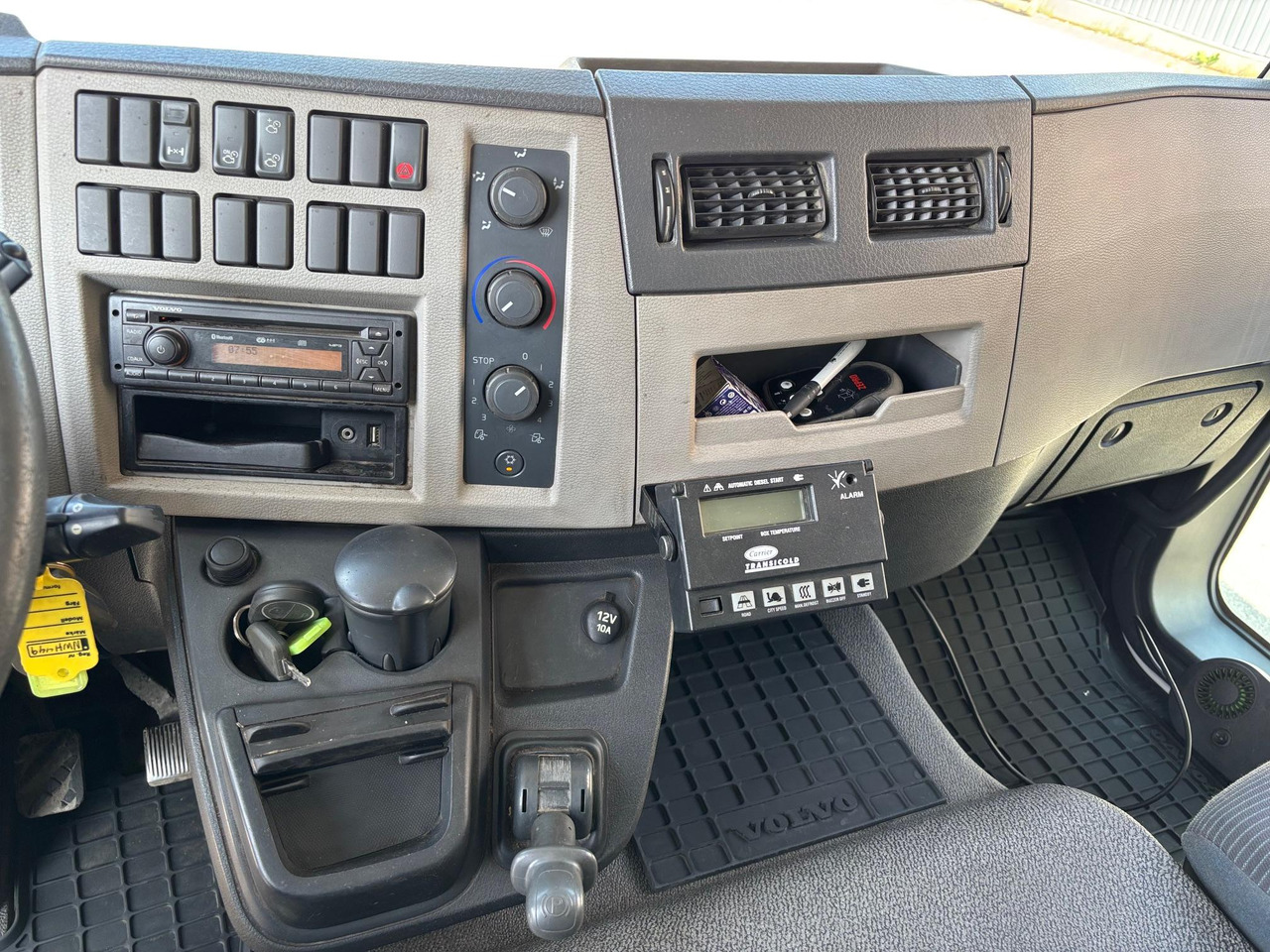 Kamion hladnjača VOLVO FL240: slika Kamion hladnjača VOLVO FL240