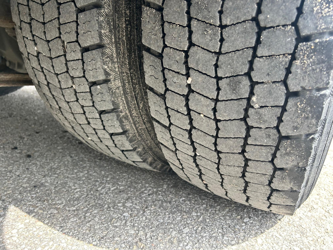 Kamion hladnjača VOLVO FM330: slika Kamion hladnjača VOLVO FM330