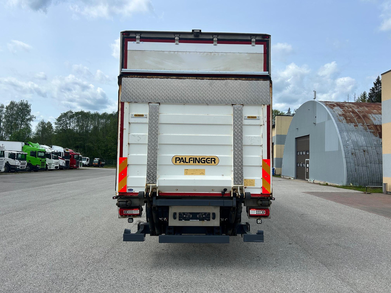 Kamion hladnjača VOLVO FM330: slika Kamion hladnjača VOLVO FM330
