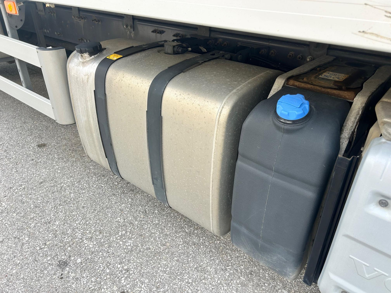 Kamion hladnjača VOLVO FM330: slika Kamion hladnjača VOLVO FM330