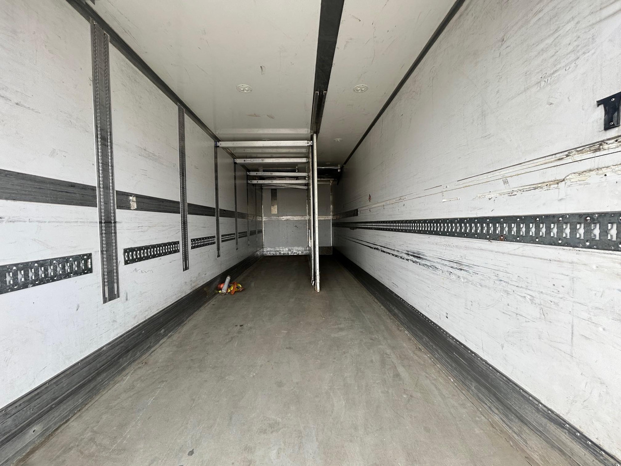 Kamion hladnjača VOLVO FM330: slika Kamion hladnjača VOLVO FM330