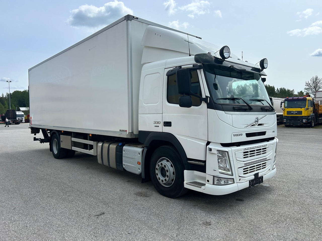 VOLVO FM330 - Kamion hladnjača: slika VOLVO FM330 - Kamion hladnjača VOLVO FM330 - Kamion hladnjača: slika VOLVO FM330 - Kamion hladnjača