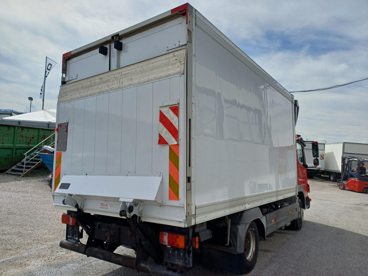 MERCEDES-BENZ 816 Euro5 AHK Luftfeder - Dostavno vozilo hladnjača: slika MERCEDES-BENZ 816 Euro5 AHK Luftfeder - Dostavno vozilo hladnjača MERCEDES-BENZ 816 Euro5 AHK Luftfeder - Dostavno vozilo hladnjača: slika MERCEDES-BENZ 816 Euro5 AHK Luftfeder - Dostavno vozilo hladnjača
