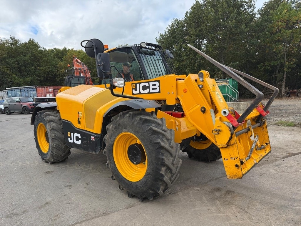 JCB 531-70 - Teleskopski rukovatelj: slika JCB 531-70 - Teleskopski rukovatelj JCB 531-70 - Teleskopski rukovatelj: slika JCB 531-70 - Teleskopski rukovatelj