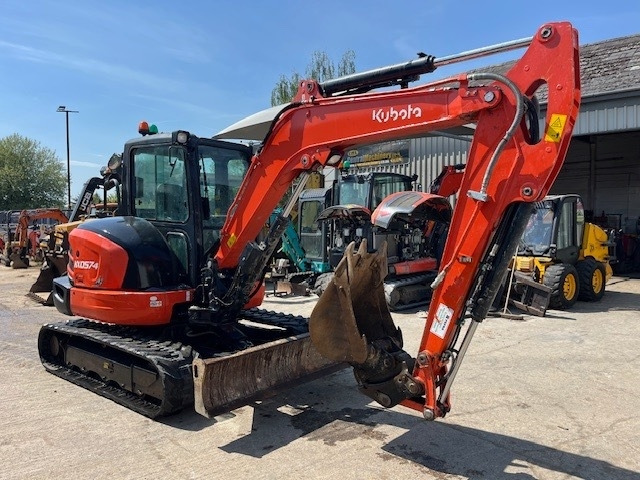 Kubota KX 057-4 - Mini bager: slika Kubota KX 057-4 - Mini bager Kubota KX 057-4 - Mini bager: slika Kubota KX 057-4 - Mini bager
