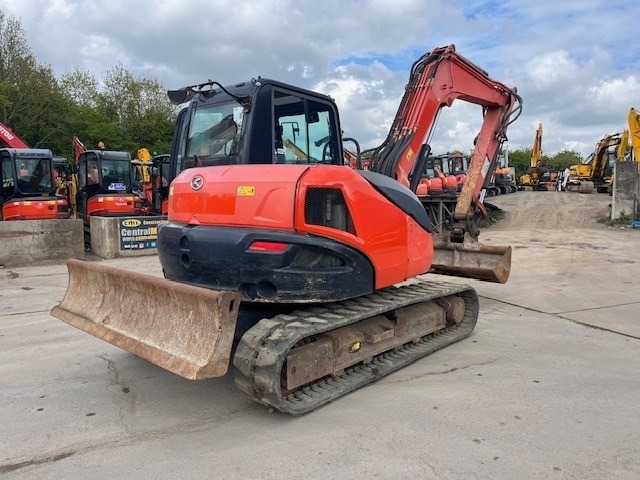 Kubota KX 080-4 - Mini bager: slika Kubota KX 080-4 - Mini bager Kubota KX 080-4 - Mini bager: slika Kubota KX 080-4 - Mini bager