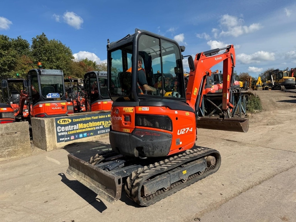 Kubota U 27-4 - Mini bager: slika Kubota U 27-4 - Mini bager Kubota U 27-4 - Mini bager: slika Kubota U 27-4 - Mini bager
