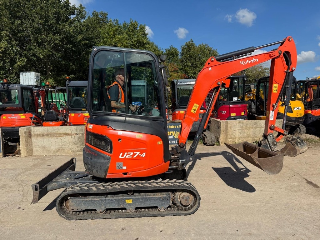 Kubota U 27-4 - Mini bager: slika Kubota U 27-4 - Mini bager Kubota U 27-4 - Mini bager: slika Kubota U 27-4 - Mini bager