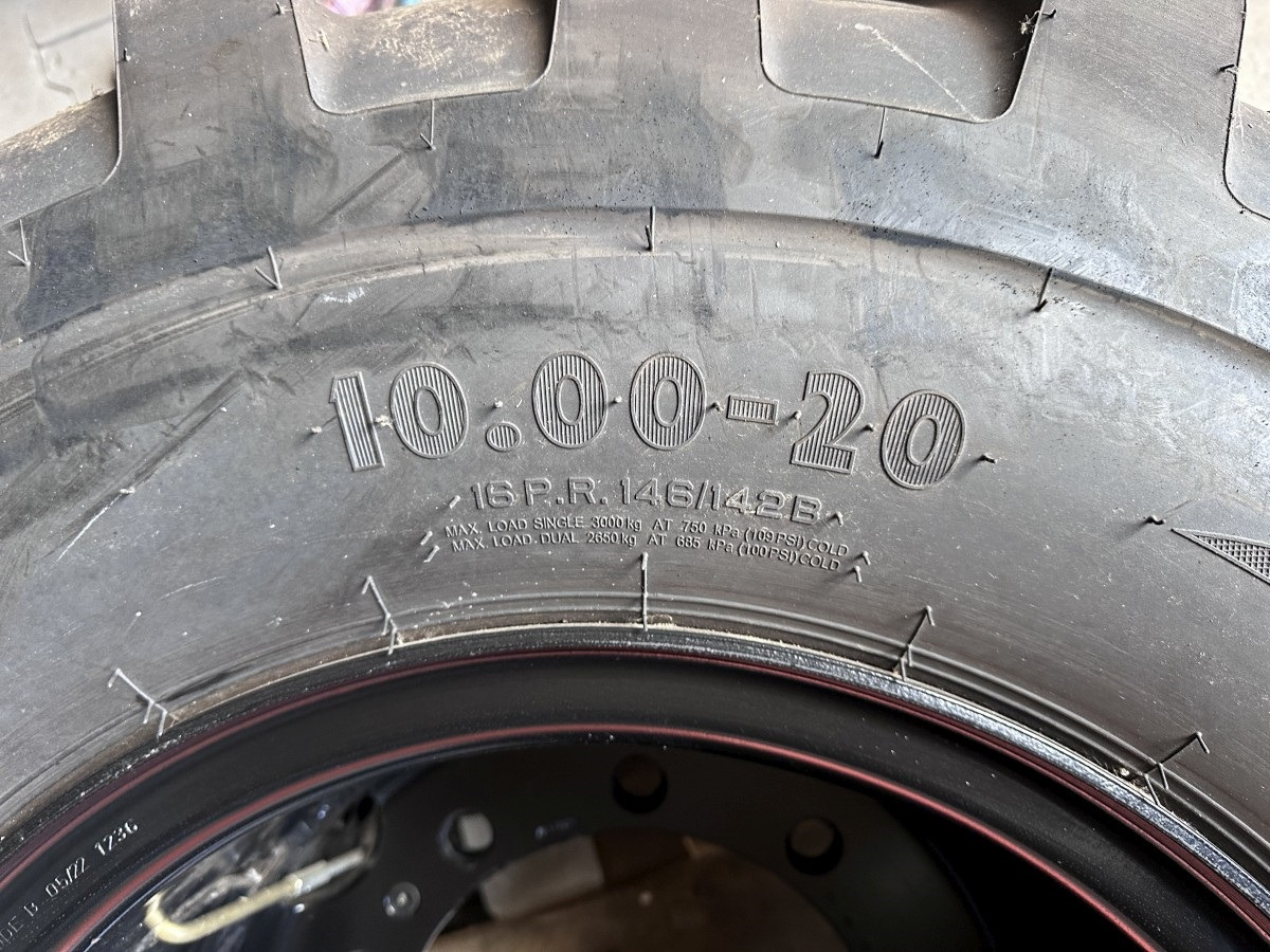 Apollo 10.00 - 20 Apollo Kompletträder - Complet tires - Guma za Bager na kotačima: slika Apollo 10.00 - 20 Apollo Kompletträder - Complet tires - Guma za Bager na kotačima Apollo 10.00 - 20 Apollo Kompletträder - Complet tires - Guma za Bager na kotačima: slika Apollo 10.00 - 20 Apollo Kompletträder - Complet tires - Guma za Bager na kotačima