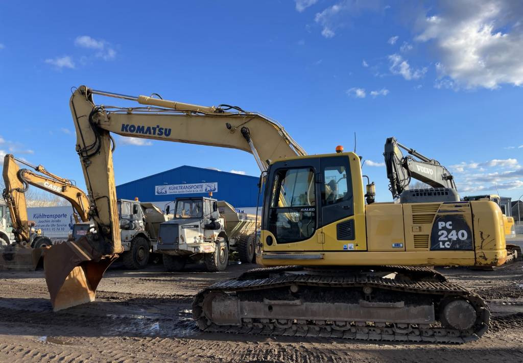 Komatsu PC 240LC-8 Hammerlines Klima 2 buckets - Bager gusjeničar: slika Komatsu PC 240LC-8 Hammerlines Klima 2 buckets - Bager gusjeničar Komatsu PC 240LC-8 Hammerlines Klima 2 buckets - Bager gusjeničar: slika Komatsu PC 240LC-8 Hammerlines Klima 2 buckets - Bager gusjeničar