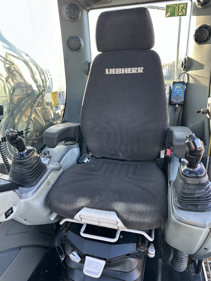 LIEBHERR R 924 LC Top Zustand !!! Kein 914- 916- 920- 926 - Bager gusjeničar: slika LIEBHERR R 924 LC Top Zustand !!! Kein 914- 916- 920- 926 - Bager gusjeničar LIEBHERR R 924 LC Top Zustand !!! Kein 914- 916- 920- 926 - Bager gusjeničar: slika LIEBHERR R 924 LC Top Zustand !!! Kein 914- 916- 920- 926 - Bager gusjeničar