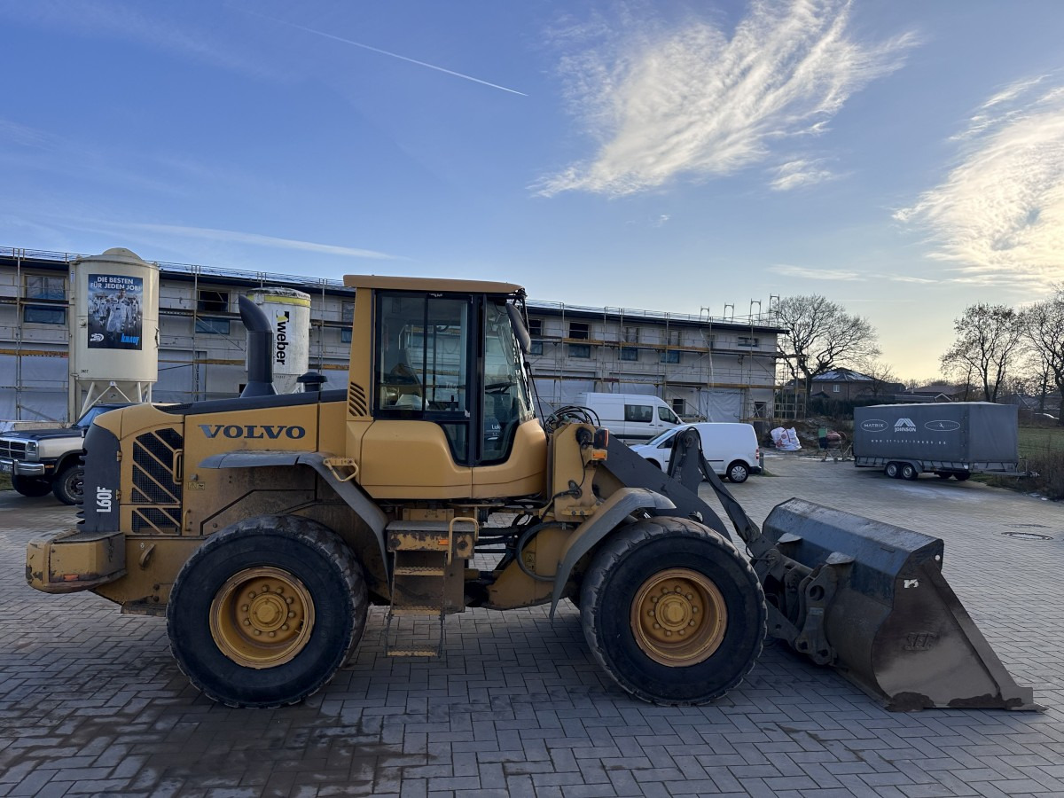 VOLVO L 60 F low Hours Klima Very good Condition - Utovarivač na kotačima: slika VOLVO L 60 F low Hours Klima Very good Condition - Utovarivač na kotačima VOLVO L 60 F low Hours Klima Very good Condition - Utovarivač na kotačima: slika VOLVO L 60 F low Hours Klima Very good Condition - Utovarivač na kotačima