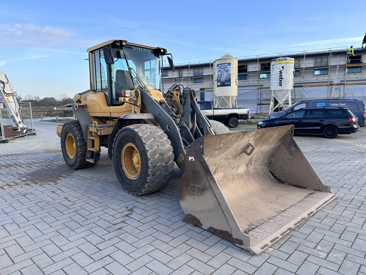 VOLVO L 60 F low Hours Klima Very good Condition - Utovarivač na kotačima: slika VOLVO L 60 F low Hours Klima Very good Condition - Utovarivač na kotačima VOLVO L 60 F low Hours Klima Very good Condition - Utovarivač na kotačima: slika VOLVO L 60 F low Hours Klima Very good Condition - Utovarivač na kotačima
