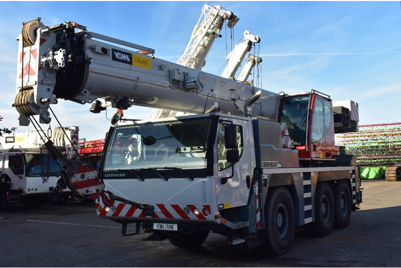 Liebherr LTM 1050-3.1 - Autodizalica za sve terene: slika Liebherr LTM 1050-3.1 - Autodizalica za sve terene Liebherr LTM 1050-3.1 - Autodizalica za sve terene: slika Liebherr LTM 1050-3.1 - Autodizalica za sve terene